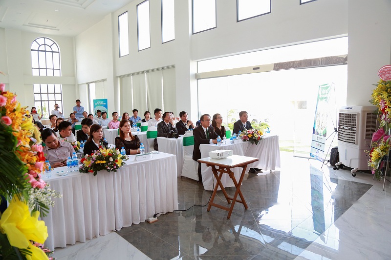 Đại diện lãnh đạo các đơn vị kí kết hợp tác chiến lược dự án Long Phú Villa