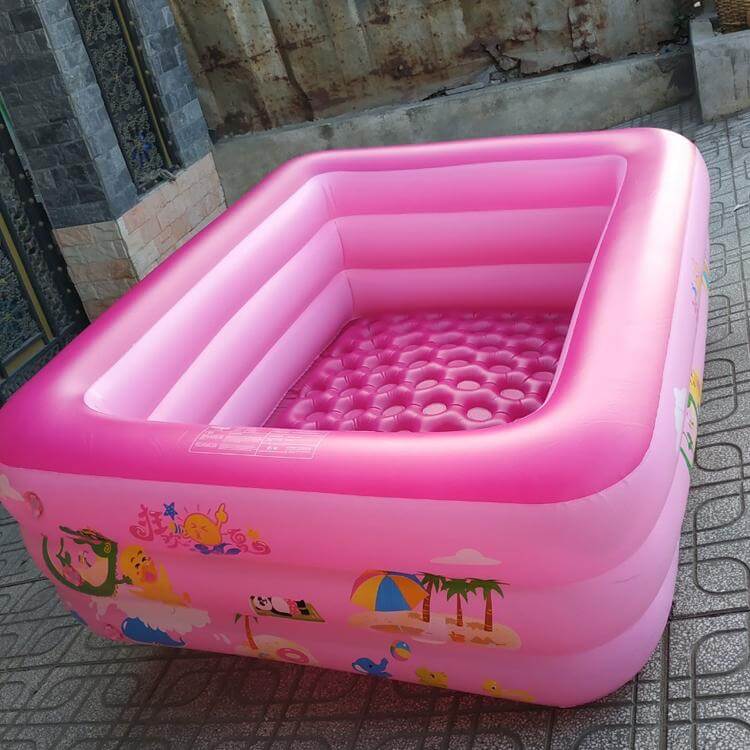 Bể bơi màu hồng 1